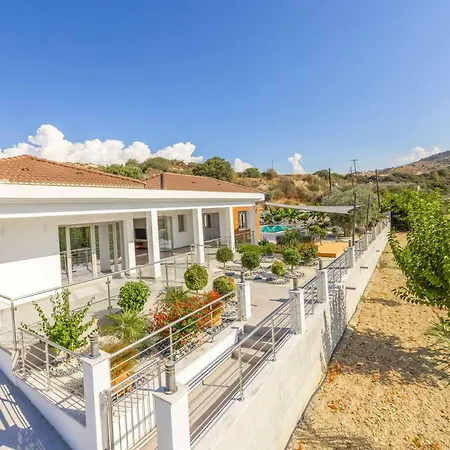 Anastasia Maria ヴィラ *