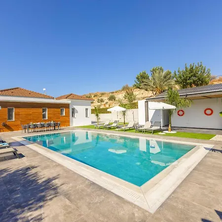 Anastasia Maria ヴィラ *